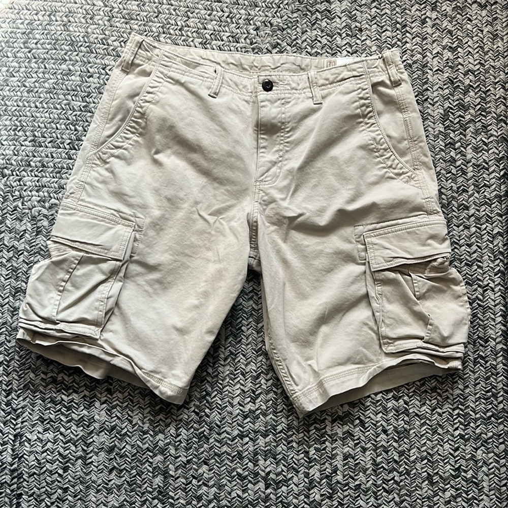 Gap cargo shorts